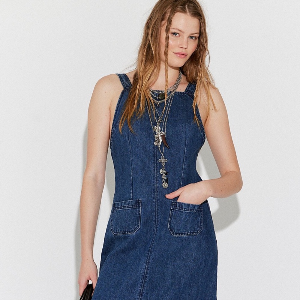 Dex Denim Midi Dress
Free People
COLOR-  Clean Rinse
NWOT